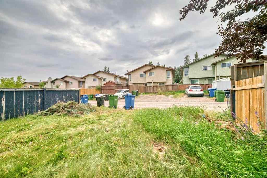 MLS® A2254506 - 81 Bearberry Close NW in Beddington Heights Calgary, Residential
