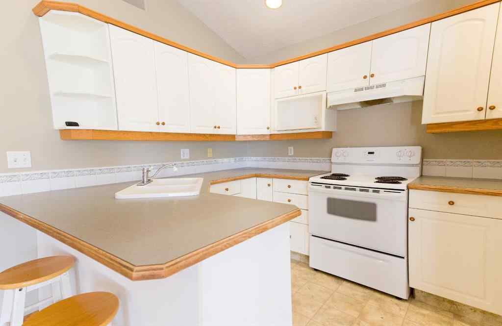 MLS® A2254521 - 4605 44 Street  in Palo Sylvan Lake, Residential