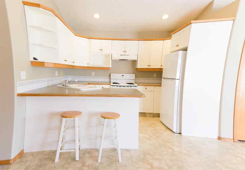 MLS® A2254521 - 4605 44 Street  in Palo Sylvan Lake, Residential