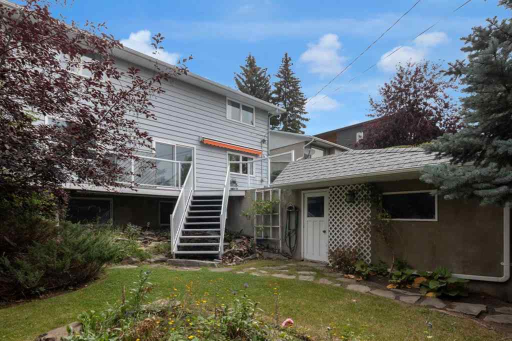 MLS® A2254530 - 2711 Crawford Road NW in Charleswood Calgary, Residential