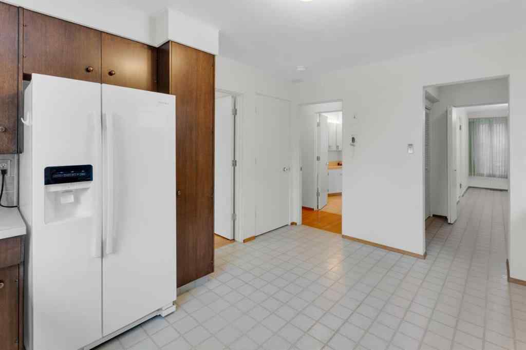 MLS® A2254530 - 2711 Crawford Road NW in Charleswood Calgary, Residential
