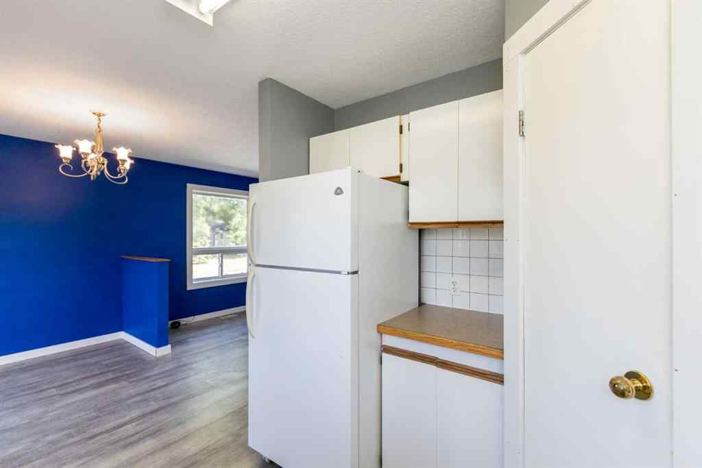 MLS® A2254536 - 5302 36A Street  in South Innisfail Innisfail, Residential