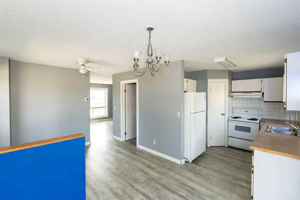 MLS® A2254536 - 5302 36A Street  in South Innisfail Innisfail, Residential