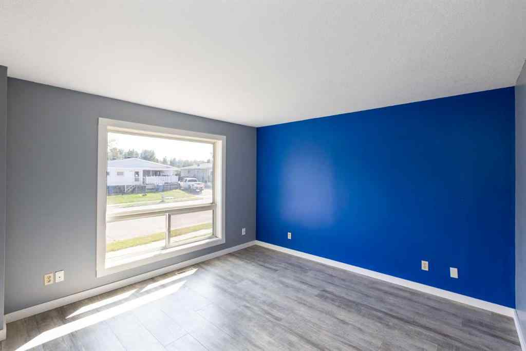 MLS® A2254536 - 5302 36A Street  in South Innisfail Innisfail, Residential