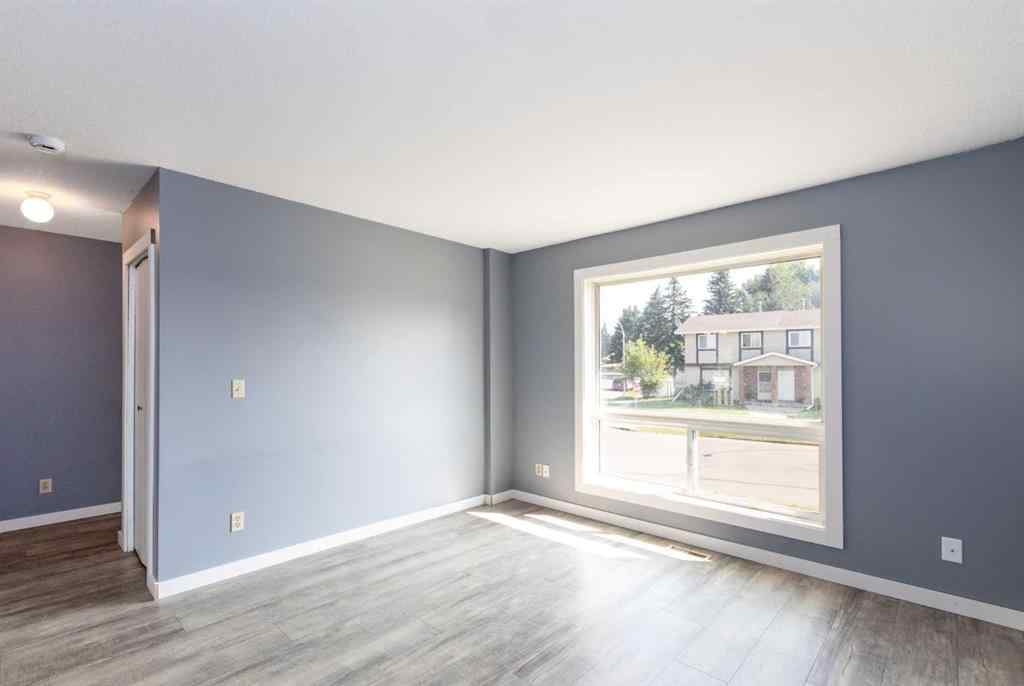 MLS® A2254536 - 5302 36A Street  in South Innisfail Innisfail, Residential