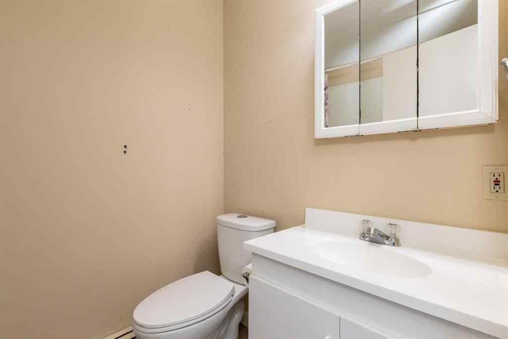 MLS® A2254536 - 5302 36A Street  in South Innisfail Innisfail, Residential