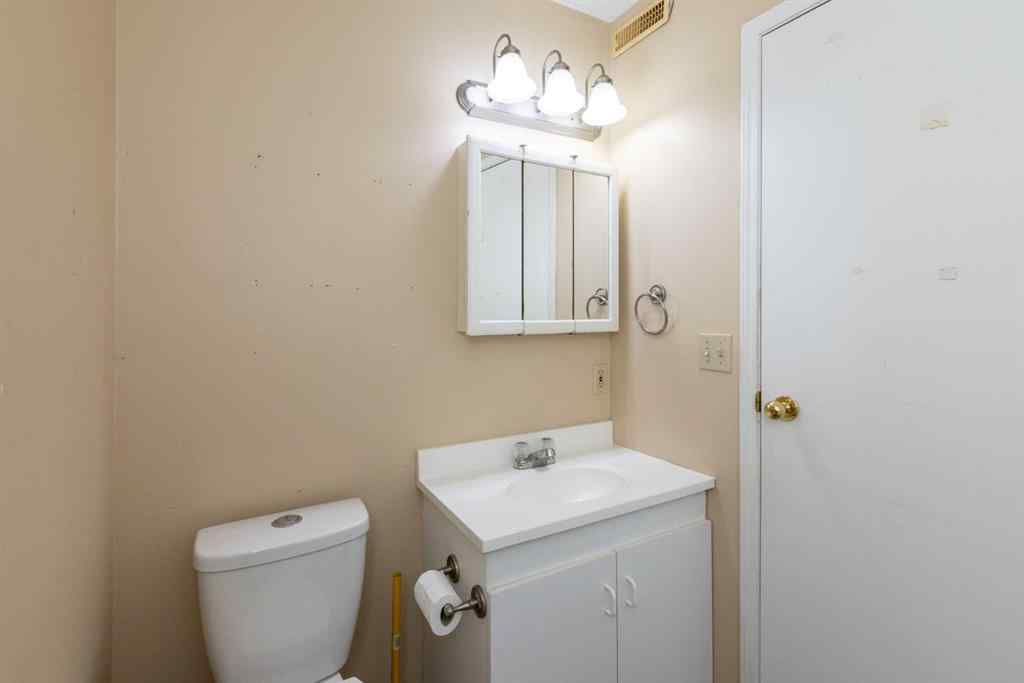 MLS® A2254536 - 5302 36A Street  in South Innisfail Innisfail, Residential