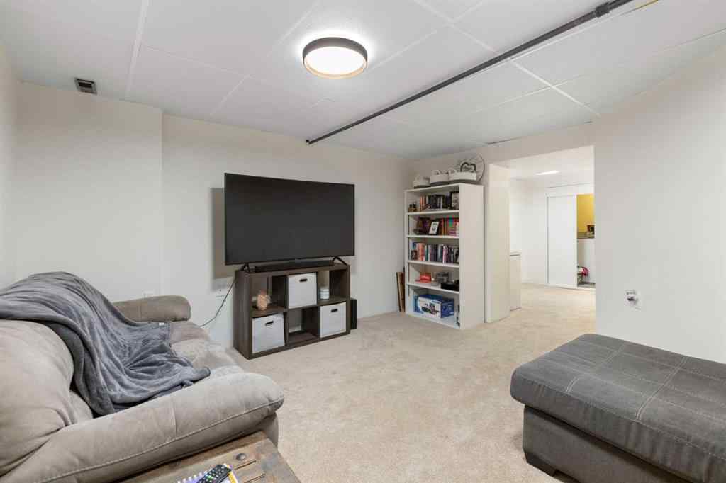 MLS® A2254540 - 1324 Ranchlands Way NW in Ranchlands Calgary, Residential