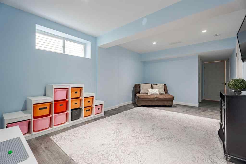 MLS® A2254544 - 93 Evansford Circle NW in Evanston Calgary, Residential