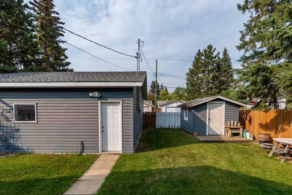 MLS® A2254556 - 4812 36 Street  in Larsen Grove Lloydminster, Residential