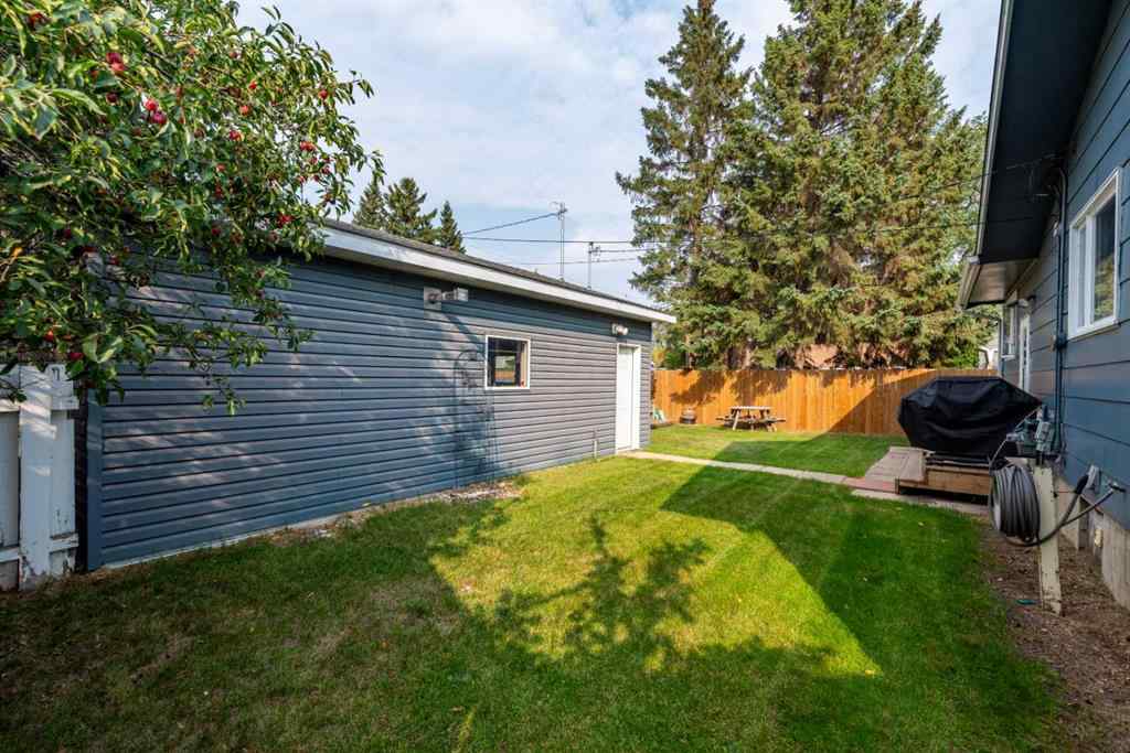 MLS® A2254556 - 4812 36 Street  in Larsen Grove Lloydminster, Residential