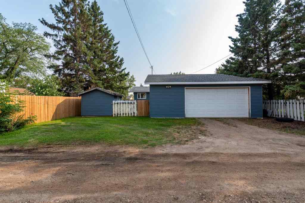 MLS® A2254556 - 4812 36 Street  in Larsen Grove Lloydminster, Residential