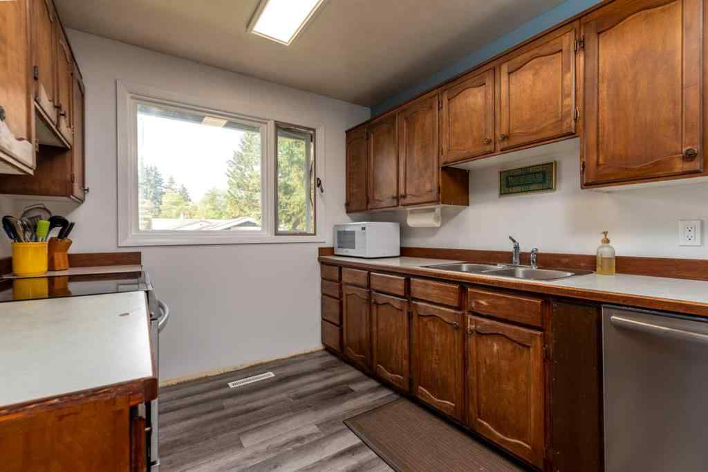 MLS® A2254556 - 4812 36 Street  in Larsen Grove Lloydminster, Residential