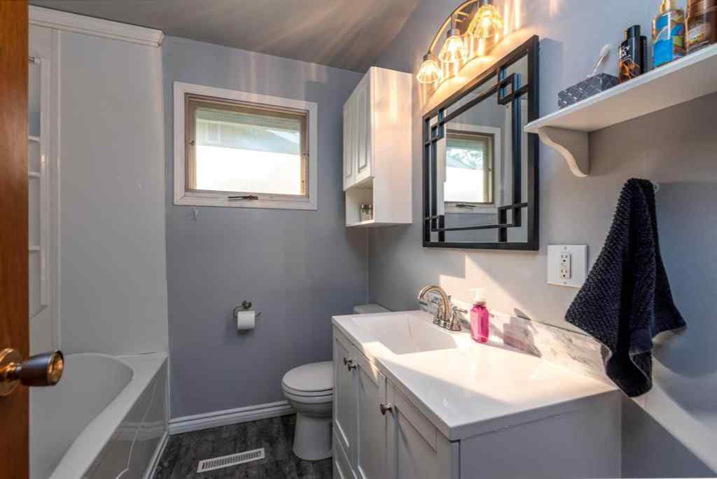 MLS® A2254556 - 4812 36 Street  in Larsen Grove Lloydminster, Residential