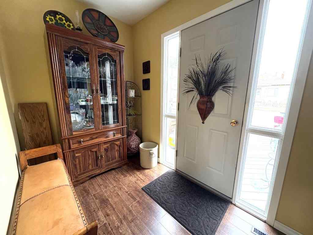 MLS® A2254559 - 205 3 Avenue E in NONE Oyen, Residential