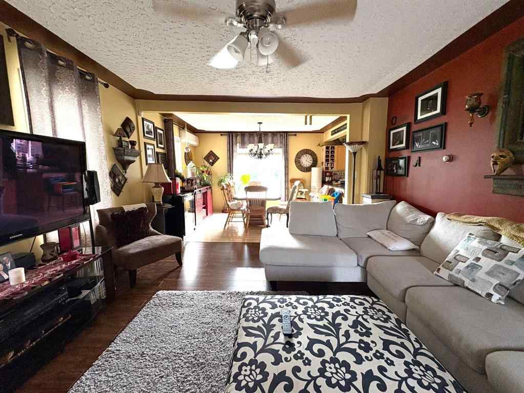 MLS® A2254559 - 205 3 Avenue E in NONE Oyen, Residential