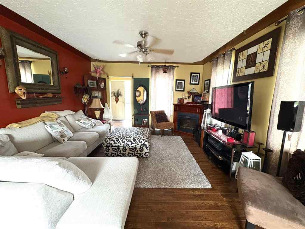 MLS® A2254559 - 205 3 Avenue E in NONE Oyen, Residential