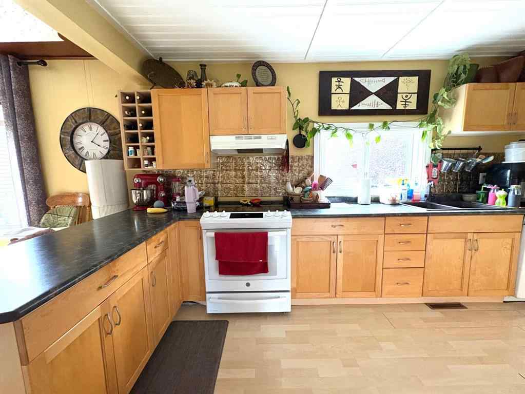 MLS® A2254559 - 205 3 Avenue E in NONE Oyen, Residential