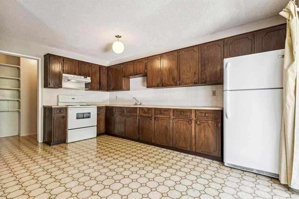 MLS® A2254567 - 101 Sabrina Way SW in Southwood Calgary, Residential