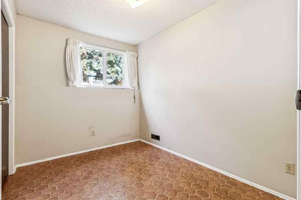 MLS® A2254567 - 101 Sabrina Way SW in Southwood Calgary, Residential