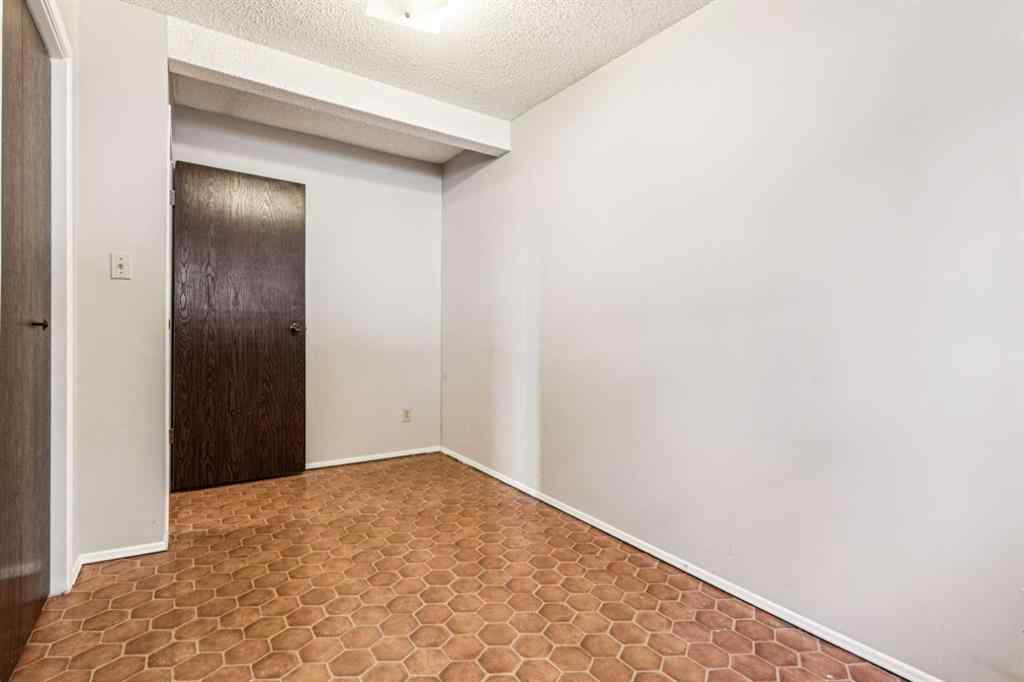 MLS® A2254567 - 101 Sabrina Way SW in Southwood Calgary, Residential