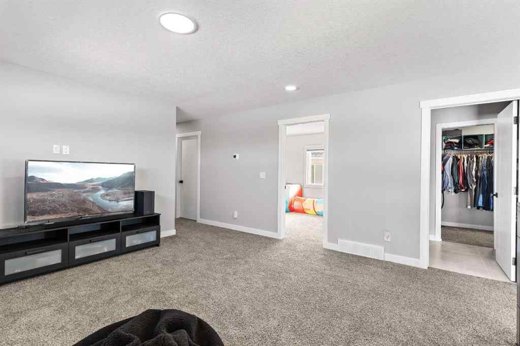 MLS® A2254571 - 263 Chelsea Heath  in Chelsea_CH Chestermere, Residential