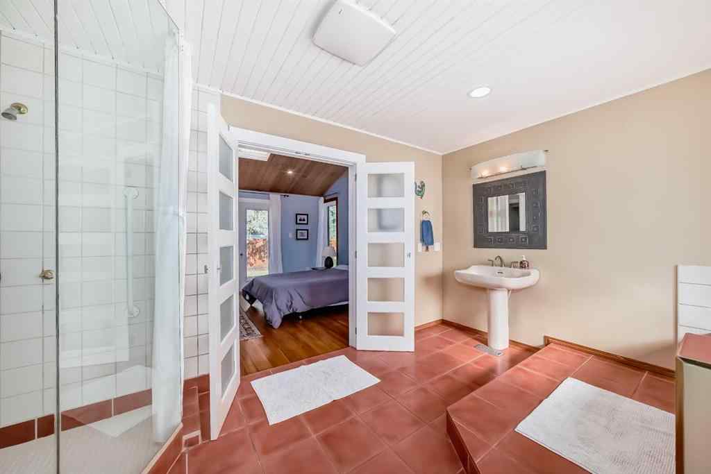 MLS® A2254575 - 51 Holden Road SW in Haysboro Calgary, Residential