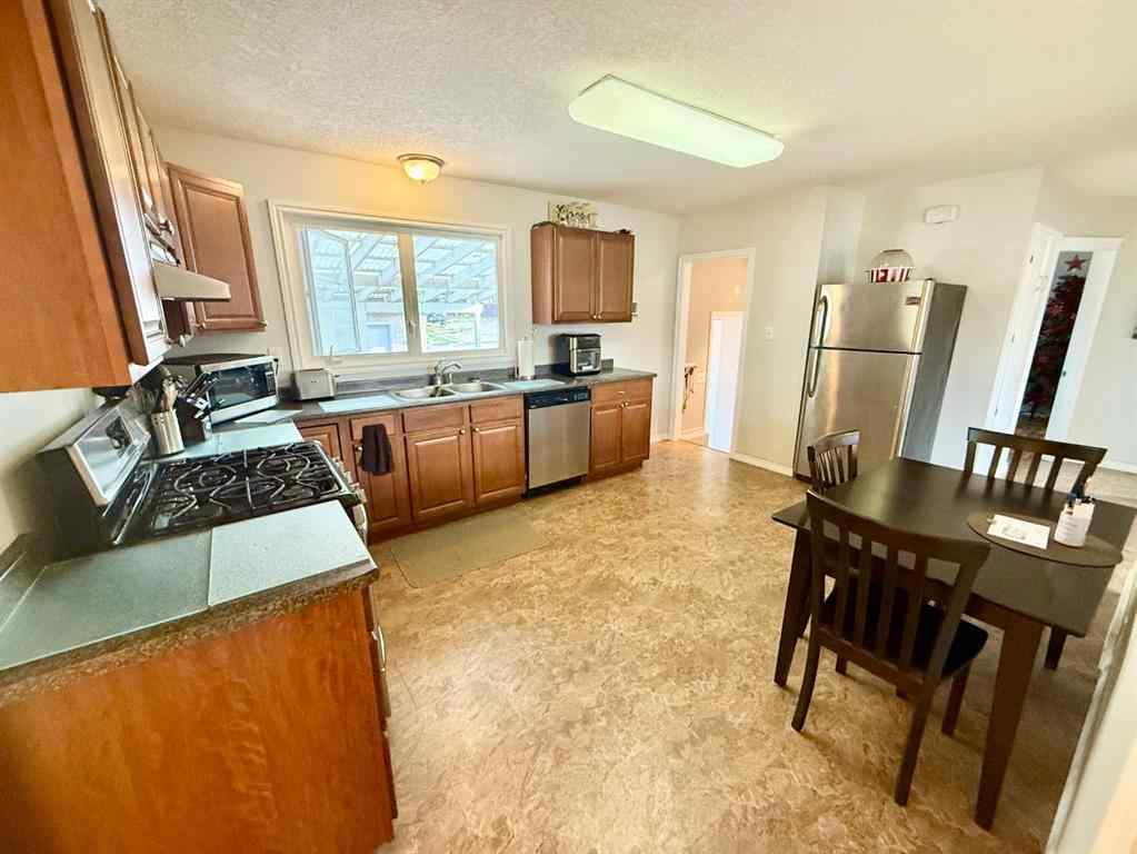 MLS® A2254586 - 109 CADOMIN Square  in Hillcrest Hinton, Residential