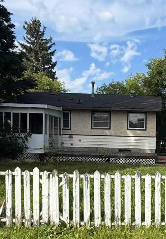 MLS® A2254587 - 5423 46 Street   in NONE Whitecourt, Residential