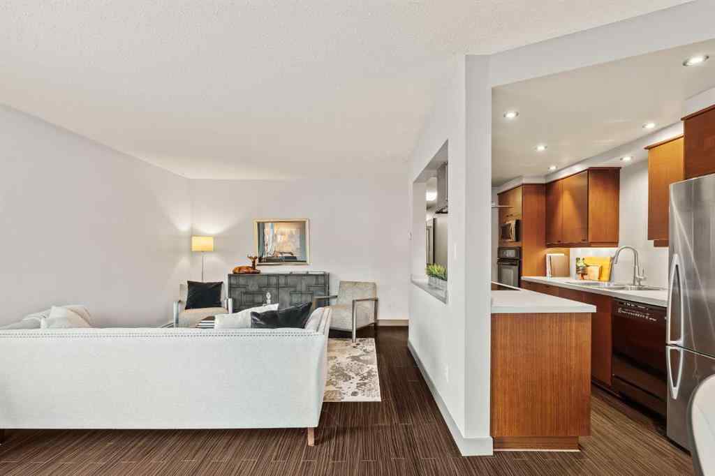 MLS® A2254592 - Unit #3 927 19 Avenue SW in Lower Mount Royal Calgary, Residential