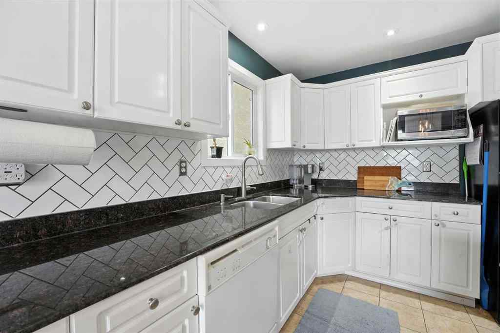 MLS® A2254596 - 2635 14 Avenue SE in Albert Park/Radisson Heights Calgary, Residential