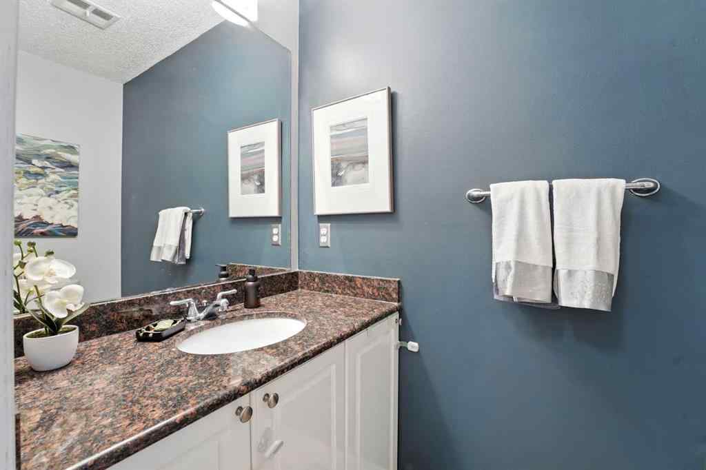 MLS® A2254596 - 2635 14 Avenue SE in Albert Park/Radisson Heights Calgary, Residential