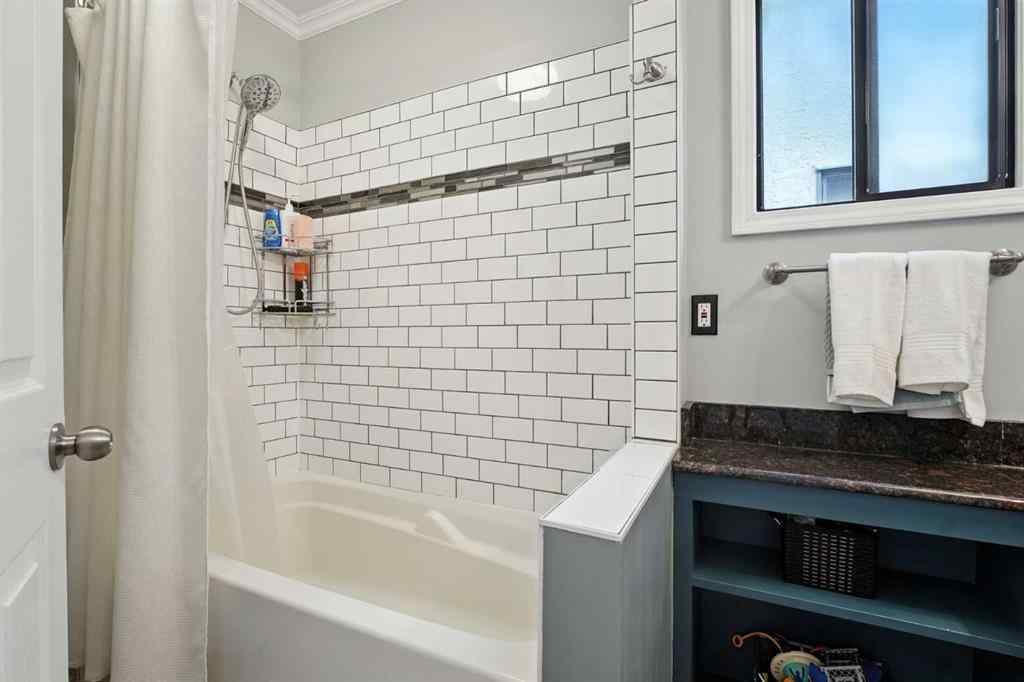 MLS® A2254596 - 2635 14 Avenue SE in Albert Park/Radisson Heights Calgary, Residential