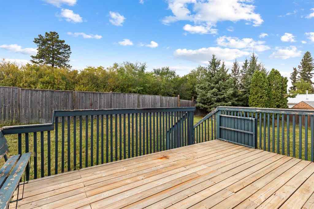 MLS® A2254597 - 110 Pleasant Drive  in Paradise Valley Paradise Valley, Residential