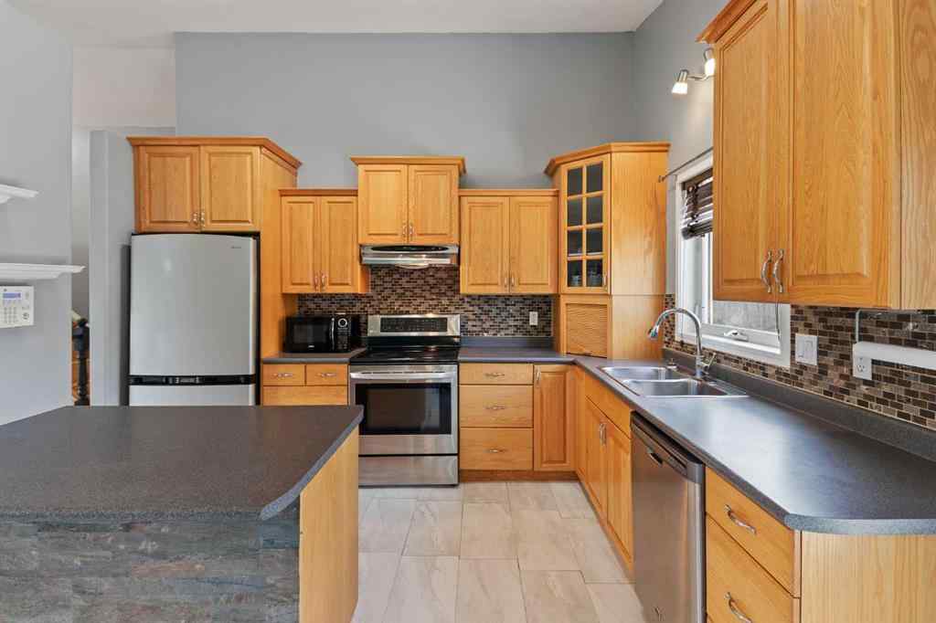 MLS® A2254597 - 110 Pleasant Drive  in Paradise Valley Paradise Valley, Residential