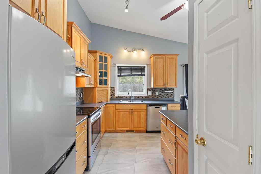 MLS® A2254597 - 110 Pleasant Drive  in Paradise Valley Paradise Valley, Residential