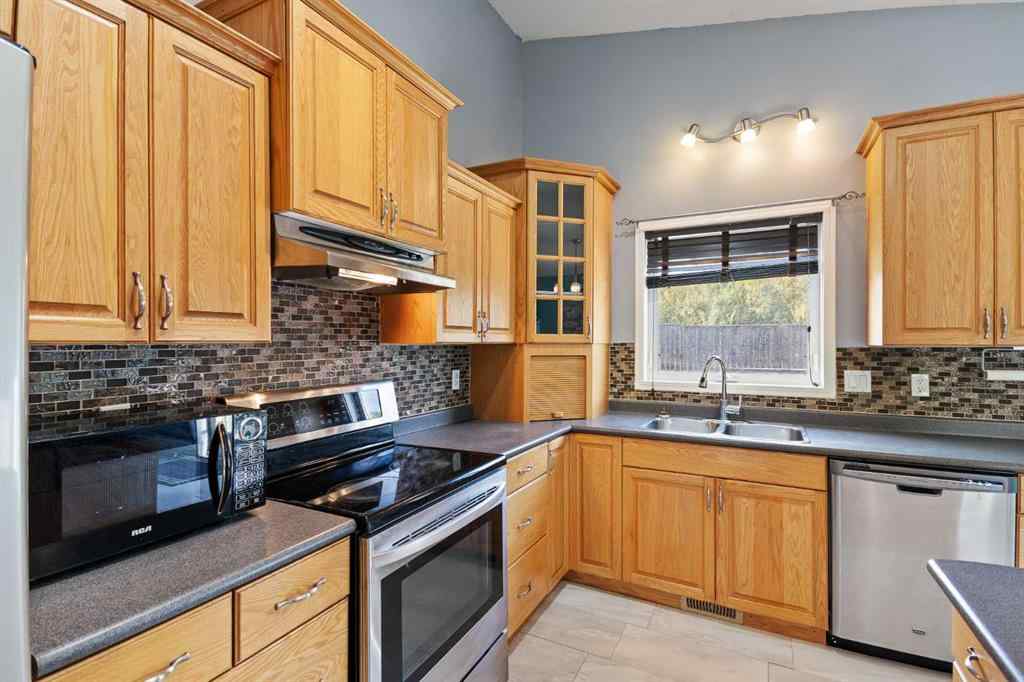 MLS® A2254597 - 110 Pleasant Drive  in Paradise Valley Paradise Valley, Residential