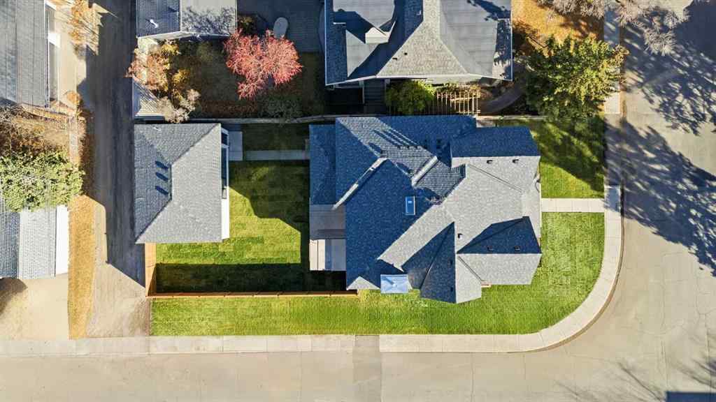 MLS&reg; # A2254598 - 703 35 Street NW in Parkdale Calgary, Residential Open Houses