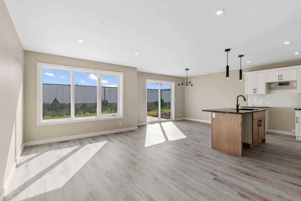 MLS® A2254600 - 125 Hampton Crescent  in Hampton Pointe Sylvan Lake, Residential