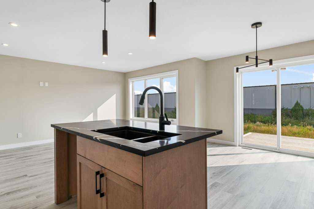 MLS® A2254600 - 125 Hampton Crescent  in Hampton Pointe Sylvan Lake, Residential