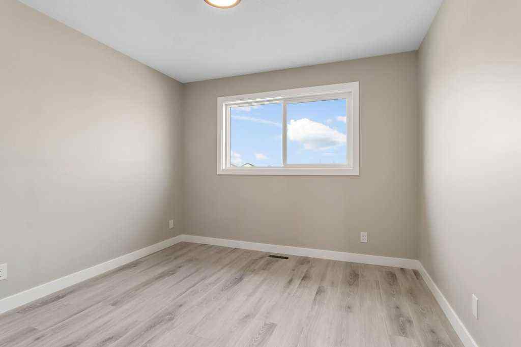 MLS® A2254600 - 125 Hampton Crescent  in Hampton Pointe Sylvan Lake, Residential