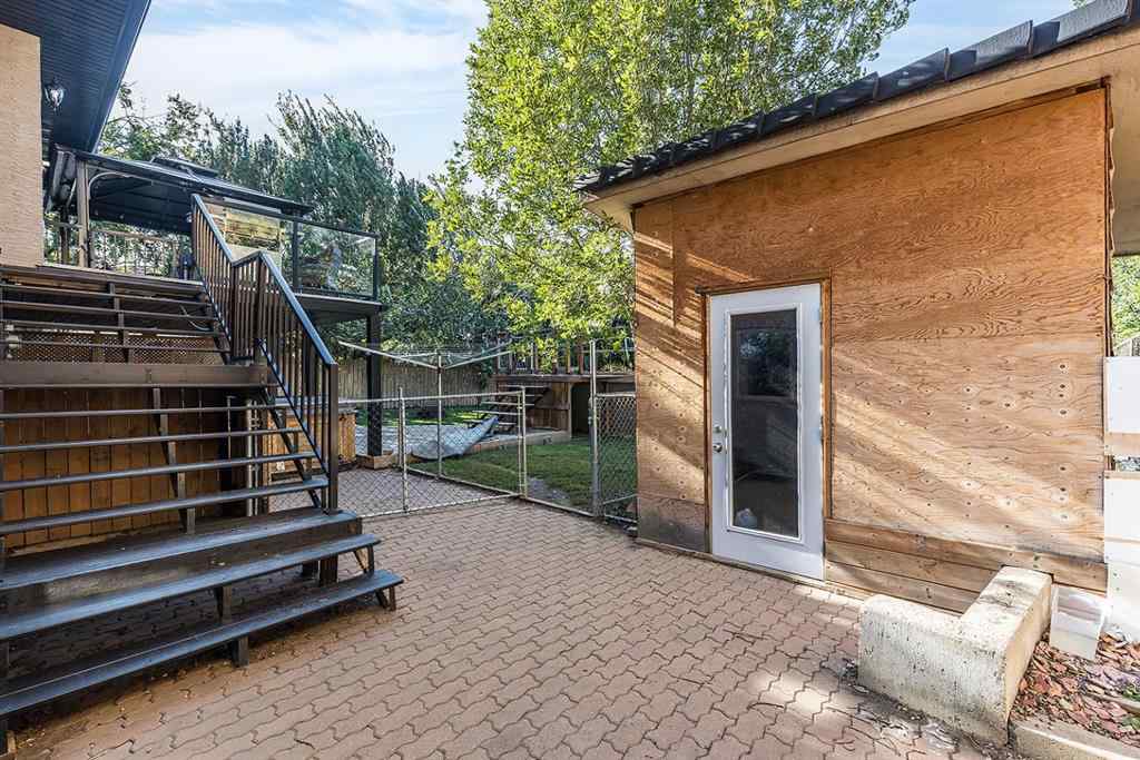 MLS® A2254606 - 52 Ross Heights Court SE in Ross Glen Medicine Hat, Residential