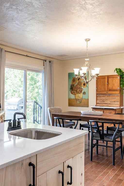 MLS® A2254606 - 52 Ross Heights Court SE in Ross Glen Medicine Hat, Residential