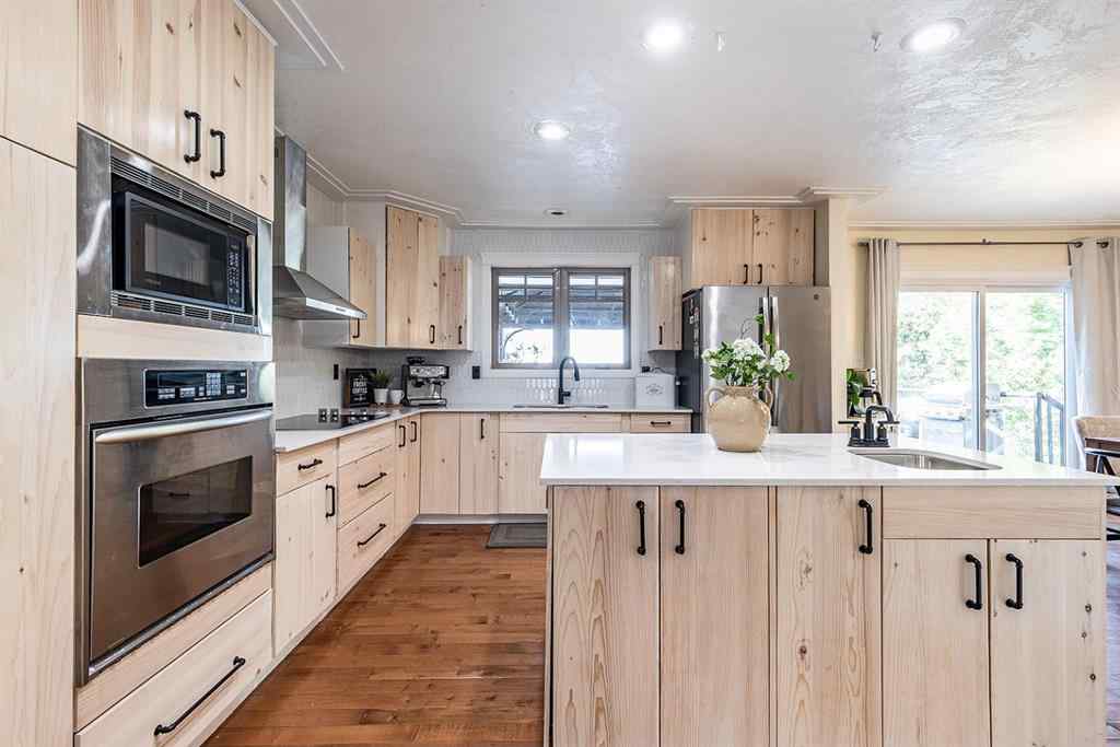 MLS® A2254606 - 52 Ross Heights Court SE in Ross Glen Medicine Hat, Residential