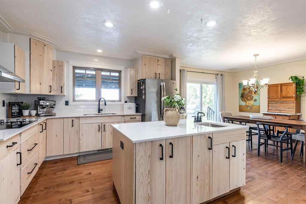 MLS® A2254606 - 52 Ross Heights Court SE in Ross Glen Medicine Hat, Residential