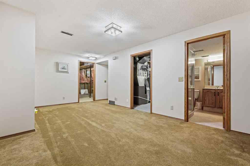 MLS® A2254608 - 260 Sun Valley Drive SE in Sundance Calgary, Residential