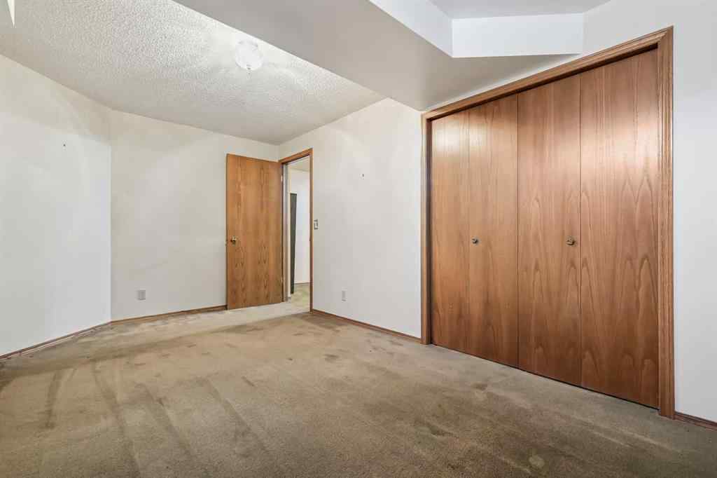 MLS® A2254608 - 260 Sun Valley Drive SE in Sundance Calgary, Residential