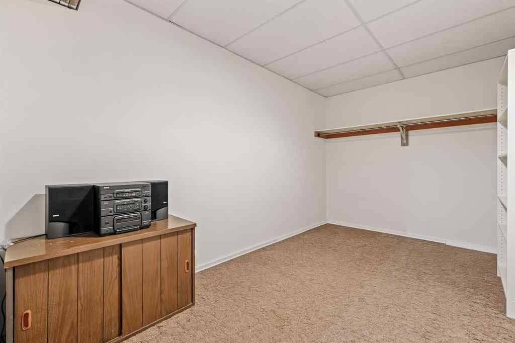 MLS® A2254608 - 260 Sun Valley Drive SE in Sundance Calgary, Residential