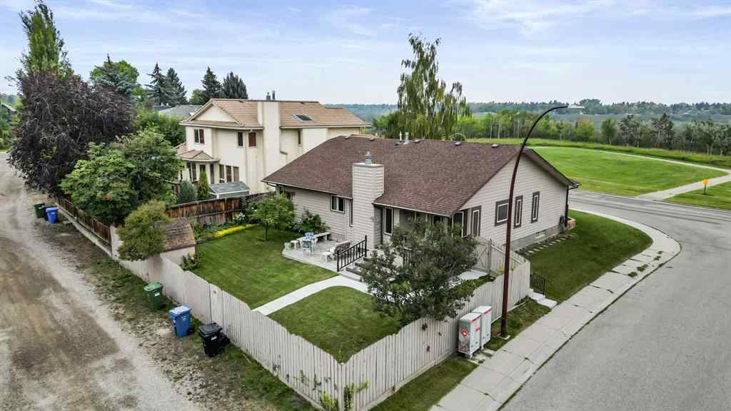 MLS® A2254608 - 260 Sun Valley Drive SE in Sundance Calgary, Residential