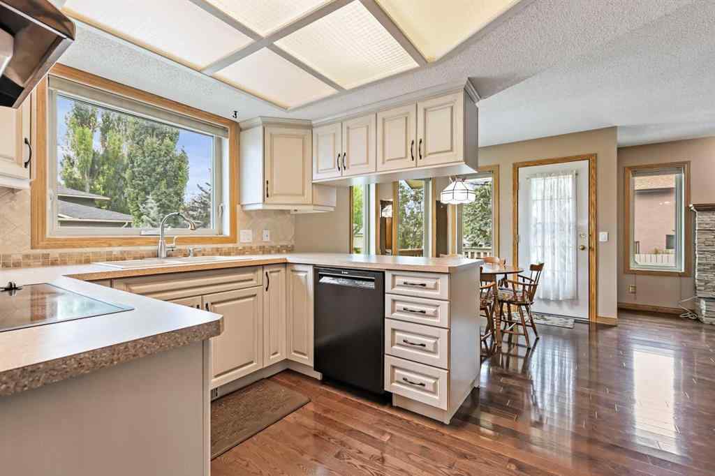 MLS® A2254608 - 260 Sun Valley Drive SE in Sundance Calgary, Residential